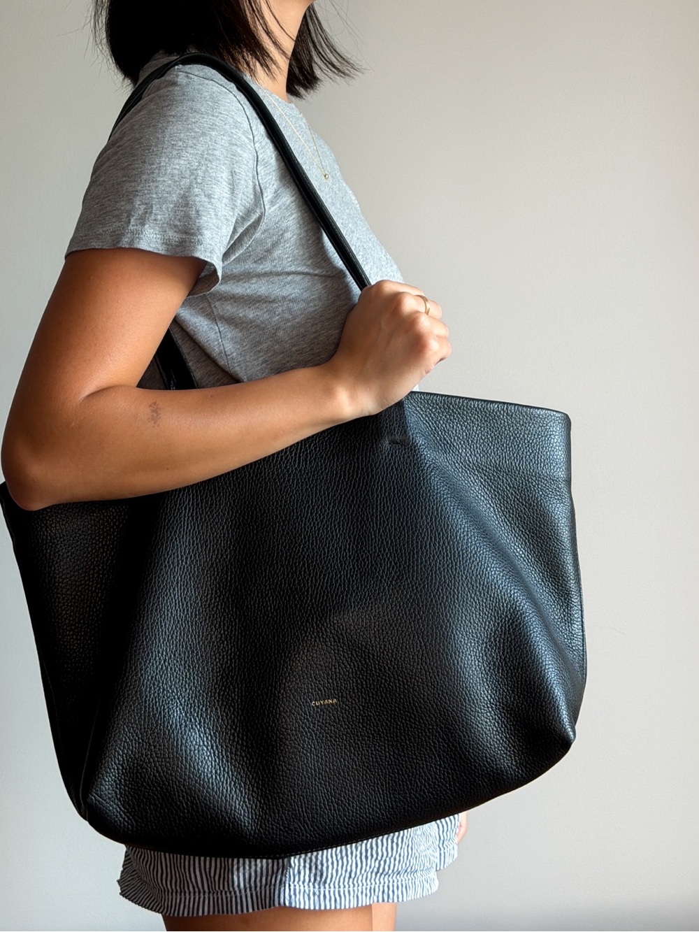Cuyana leather easy tote